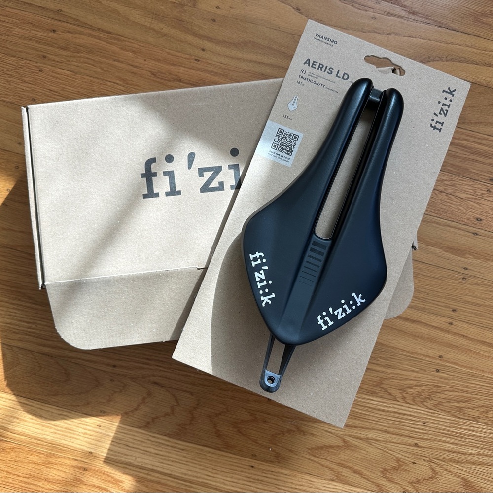Fizik Aeris R1 LD Black Triathlon Bike Saddle